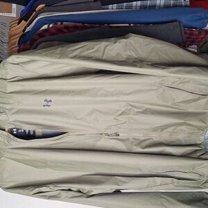 Under Armour Men's Charcoal Windbreaker